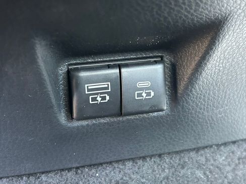 Used 2025 Toyota Camry LE image 21