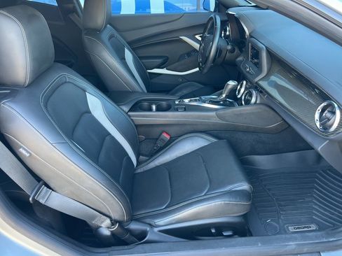 Used 2023 Chevrolet Camaro LT image 17