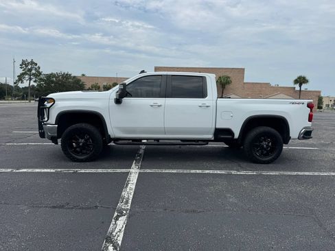 Used 2020 Chevrolet Silverado 2500 LT w/ Texas Edition AWD/4WD image 9