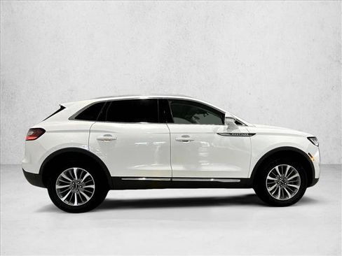 Used 2023 Lincoln Nautilus FWD w/ Premium Package image 5