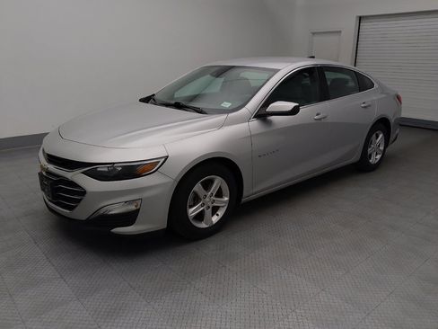 Used 2022 Chevrolet Malibu LS w/ Driver Confidence Package II FWD image 2
