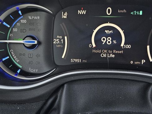 Used 2024 Chrysler Pacifica Select image 14