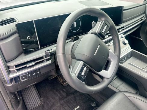 Used 2025 Hyundai Santa Fe Limited AWD/4WD image 6