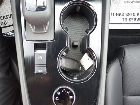 Certified 2025 Nissan Rogue SV w/ SV Premium Package image 22