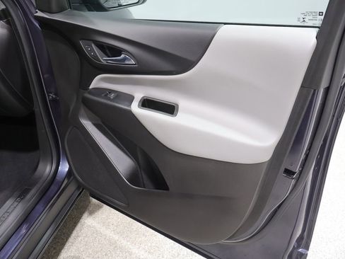 Used 2018 Chevrolet Equinox LS FWD image 24