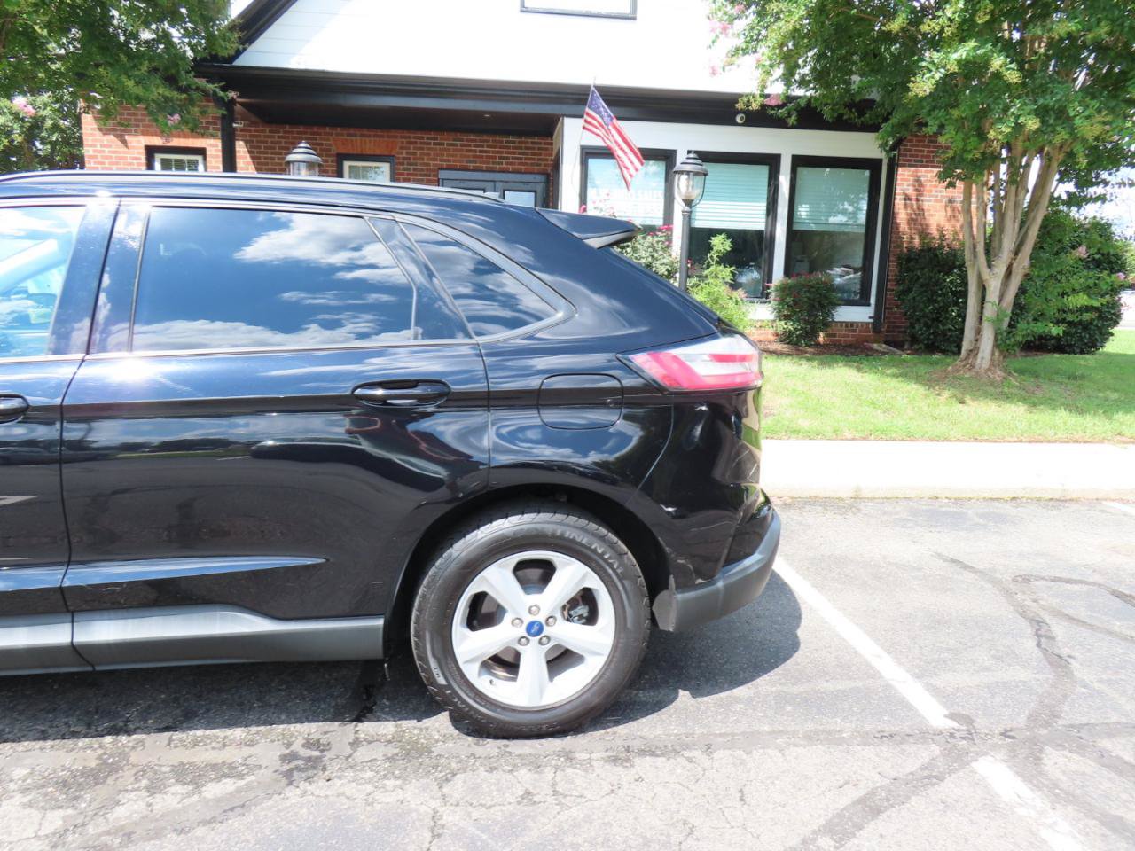 Used 2021 Ford Edge SE FWD image 4