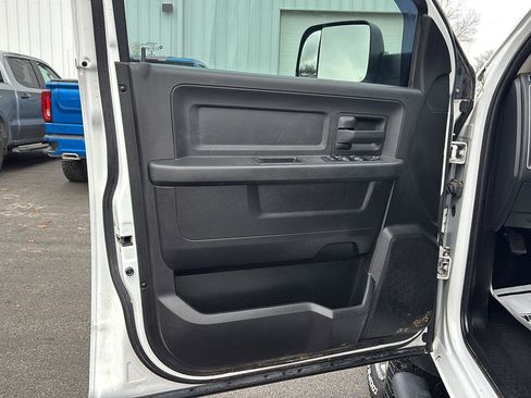 Used 2018 RAM 2500 Tradesman w/ Chrome Appearance Group image 15