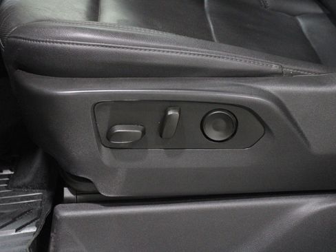Used 2024 Chevrolet Silverado 2500 LTZ w/ LTZ Convenience Package AWD/4WD image 4