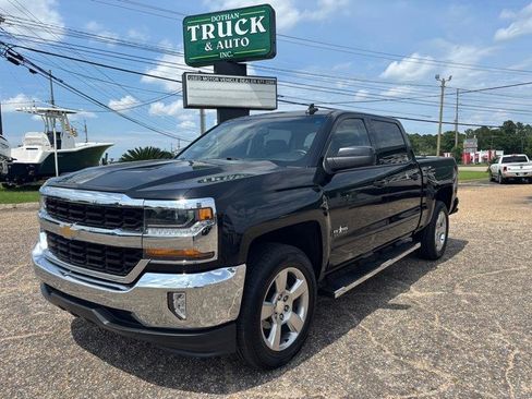 Used 2018 Chevrolet Silverado 1500 LT w/ LT Eassist Package RWD image 2
