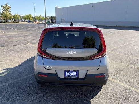 Used 2022 Kia Soul LX FWD image 5