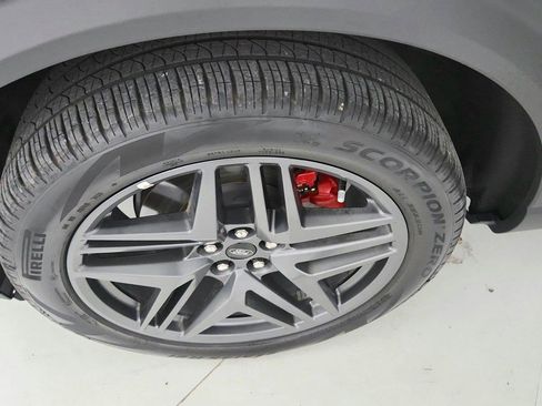 Used 2026 Ford Explorer ST-Line w/ ST-Line Street Pack AWD/4WD image 40