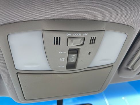 Used 2011 Nissan Murano SV image 22