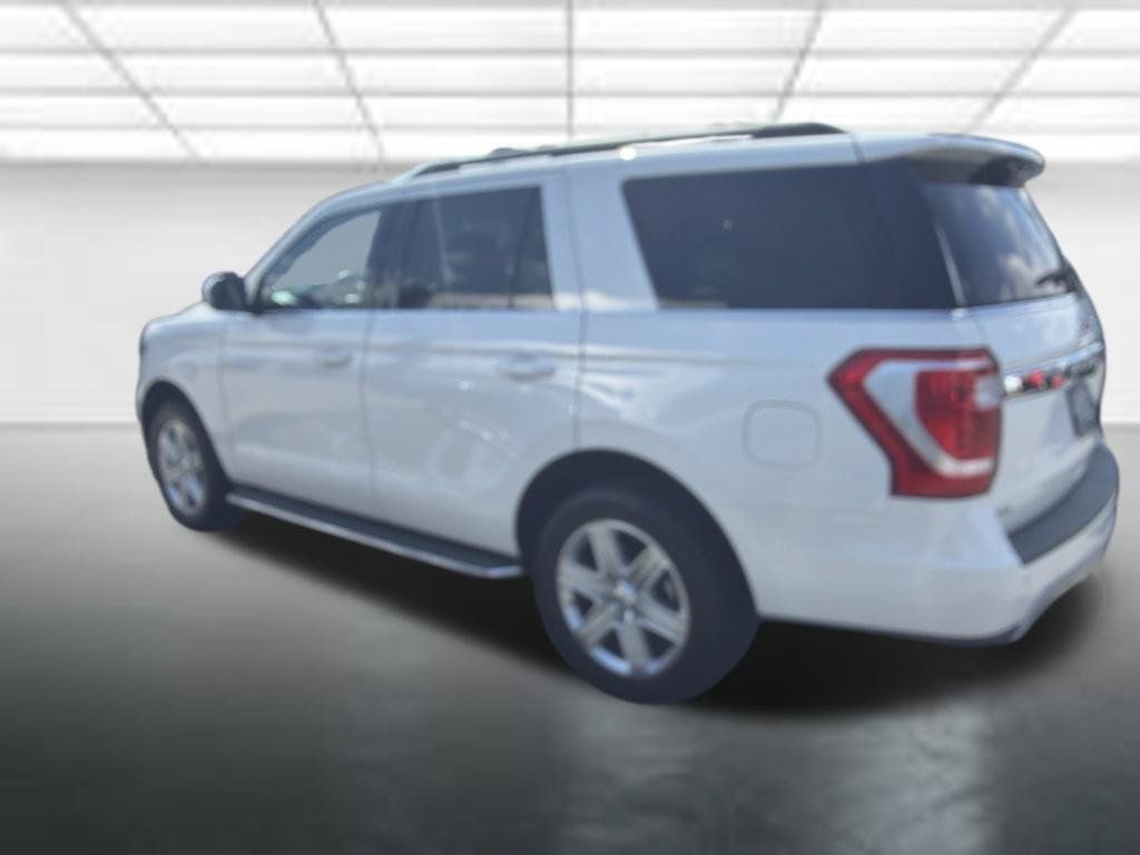 Used 2020 Ford Expedition XLT w/ Equipment Group 202A AWD/4WD image 2