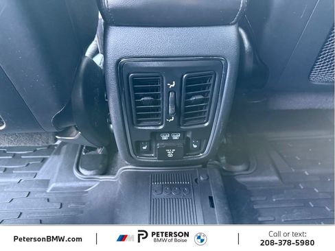 Used 2018 Jeep Grand Cherokee Limited w/ Luxury Group II AWD/4WD image 19
