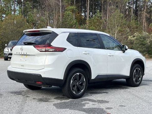 Certified 2025 Nissan Rogue SV image 25