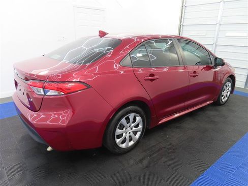 Used 2025 Toyota Corolla LE FWD image 15
