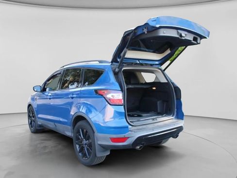 Used 2017 Ford Escape SE w/ Equipment Group 201A FWD image 6