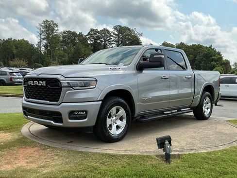 Used 2025 RAM 1500 Big Horn AWD/4WD image 3