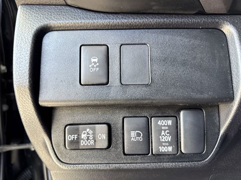 Used 2023 Toyota Tacoma TRD Off-Road w/ Technology Package AWD/4WD image 19
