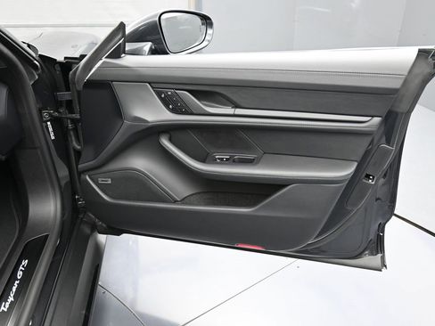 New 2026 Porsche Taycan GTS image 30