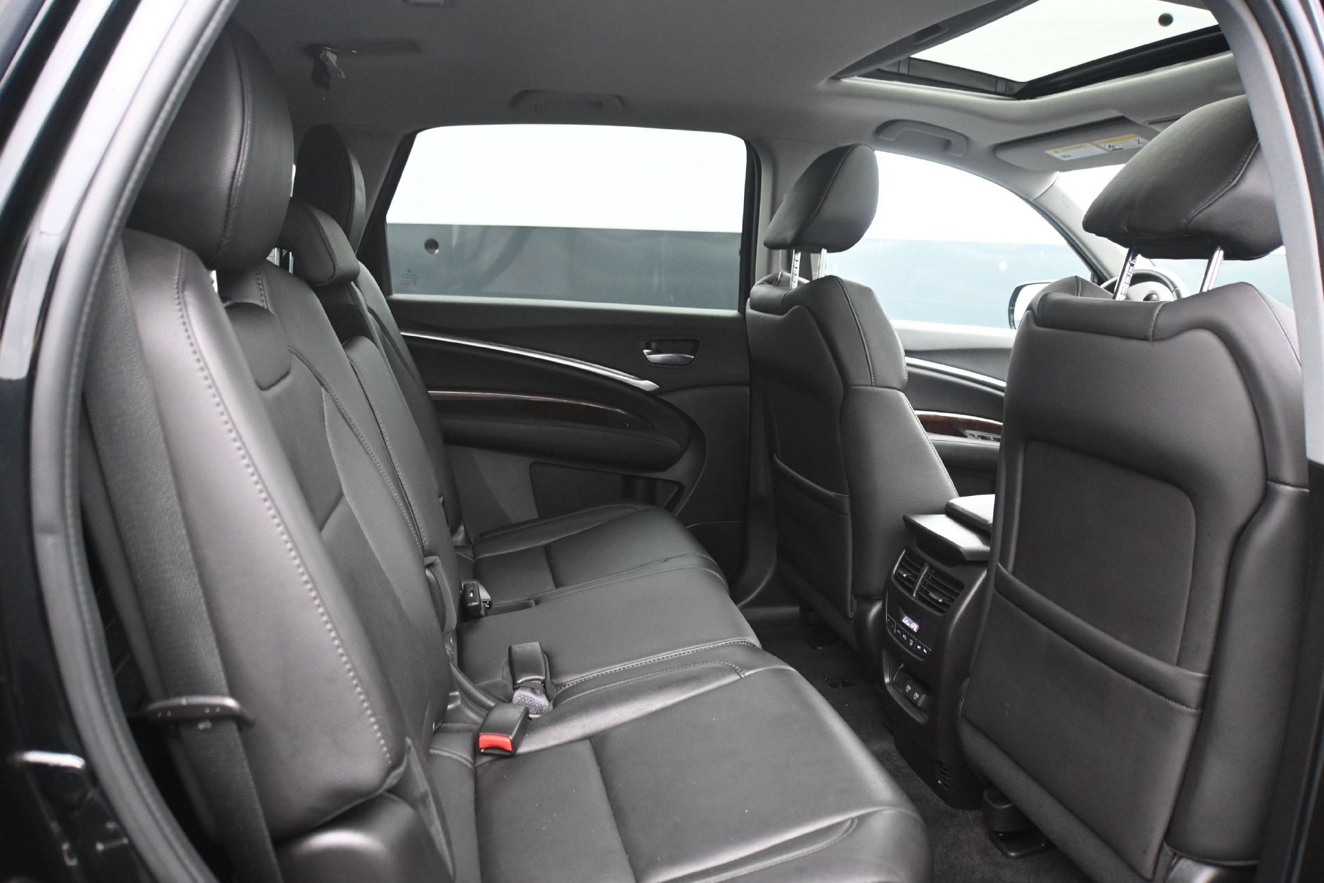 Used 2018 Acura MDX w/ Technology Package AWD/4WD image 14