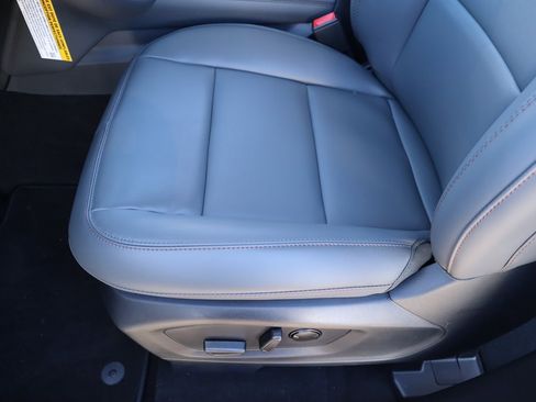 New 2026 Ford Explorer Active w/ Active Comfort Package image 12