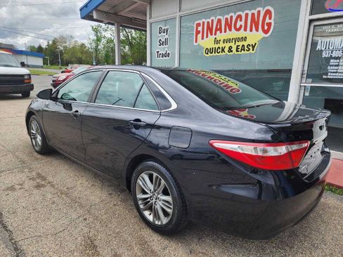 Used 2017 Toyota Camry LE image 3