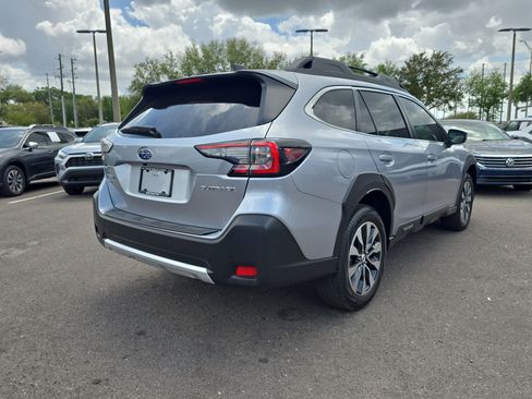 Used 2025 Subaru Outback Limited w/ Tech Package 3 AWD/4WD image 8