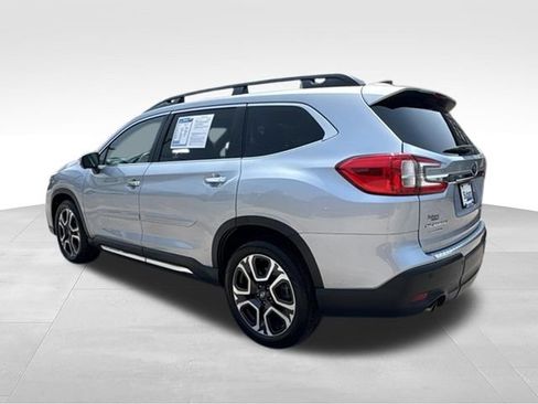 Used 2023 Subaru Ascent Touring AWD/4WD image 5