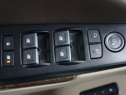 Used 2020 Chevrolet Suburban LT w/ Max Trailering Package image 20