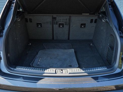 Used 2024 Porsche Macan w/ Premium Plus Package image 38