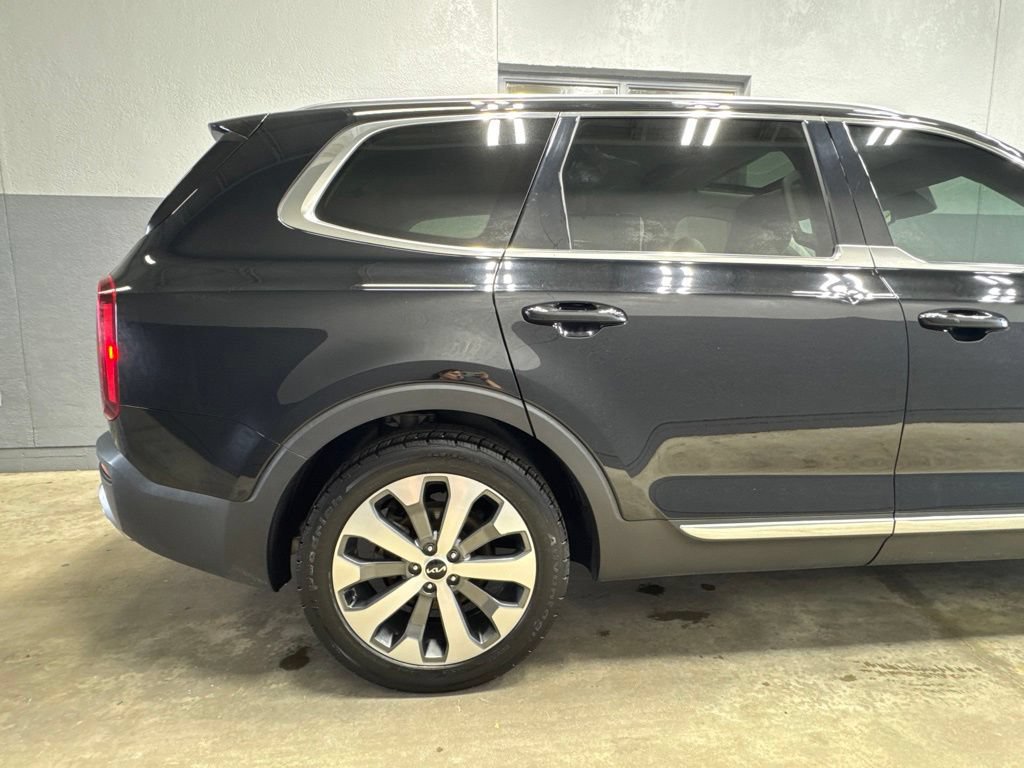 Used 2022 Kia Telluride EX w/ EX Premium Package FWD image 10