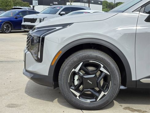 New 2026 Kia Sportage EX w/ EX Panorama Roof Package image 5