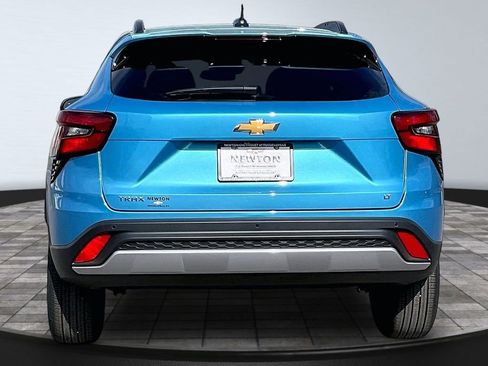 New 2026 Chevrolet Trax LT w/ Driver Confidence Package FWD image 4