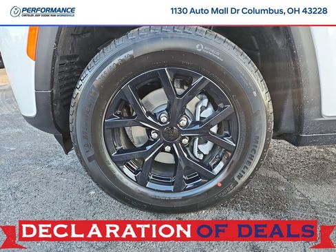 New 2026 Jeep Grand Cherokee Altitude image 9