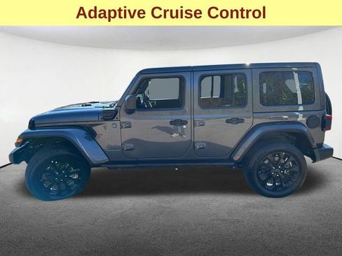 Used 2025 Jeep Wrangler Unlimited Sahara w/ Safety Group AWD/4WD image 6