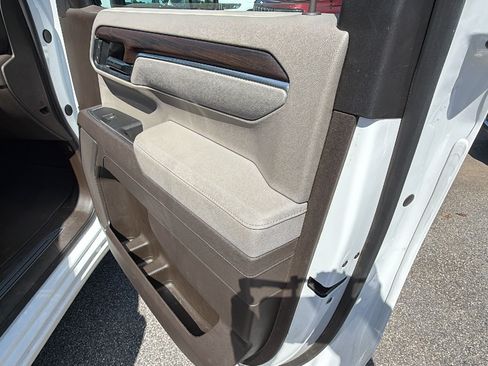 Used 2025 GMC Sierra 1500 SLT AWD/4WD image 18