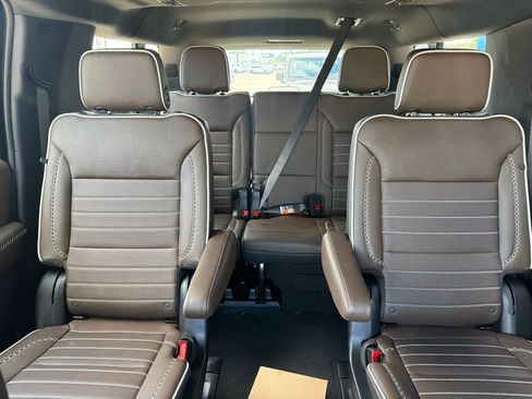 Used 2025 GMC Yukon XL Denali Ultimate AWD/4WD image 25