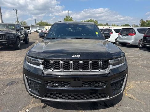 New 2026 Jeep Grand Cherokee L Limited w/ Luxury Tech Group II RWD image 8
