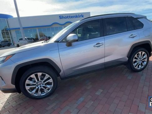 Used 2023 Toyota RAV4 Limited image 6