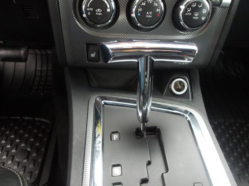 Used 2013 Dodge Challenger R/T image 19