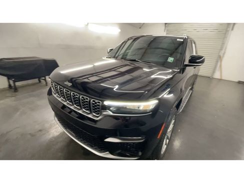 Used 2022 Jeep Grand Cherokee Summit image 4