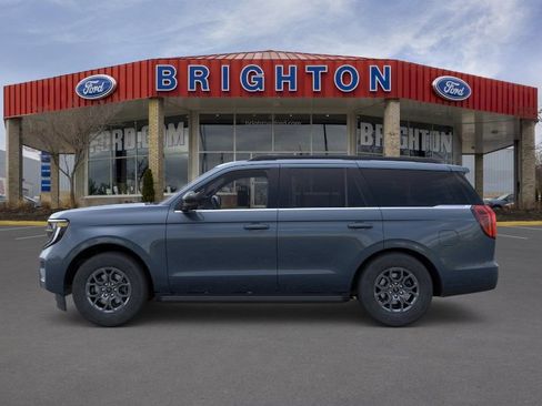 Used 2026 Ford Expedition Active AWD/4WD image 2