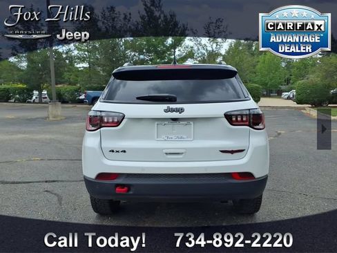 Used 2025 Jeep Compass Trailhawk w/ Sun & Sound Group AWD/4WD image 7