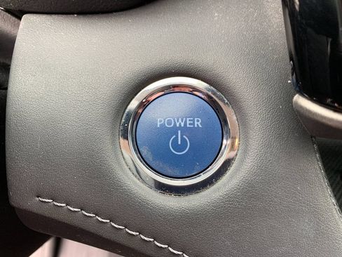 Used 2022 Toyota Highlander XLE AWD/4WD image 29