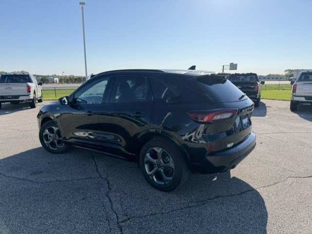 Certified 2024 Ford Escape ST-Line w/ Tech Pack #1 AWD/4WD image 6