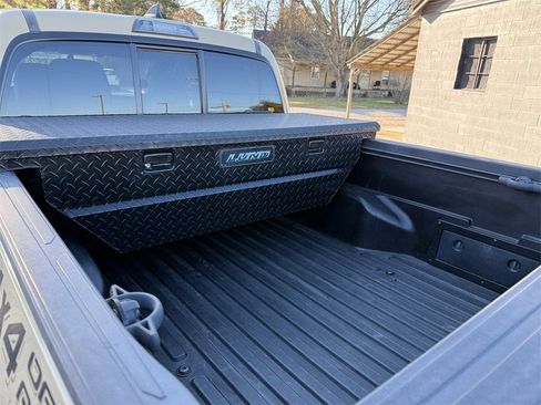 Used 2017 Toyota Tacoma SR5 image 21