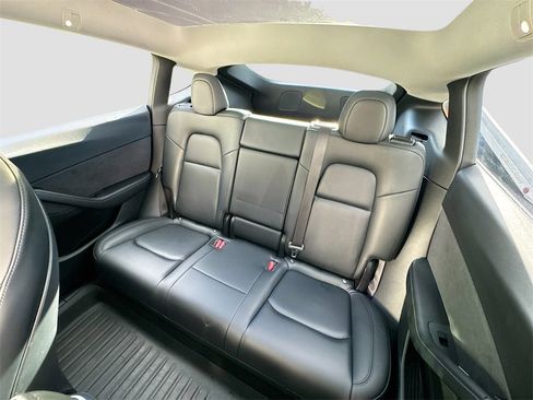 Used 2021 Tesla Model Y Performance image 13