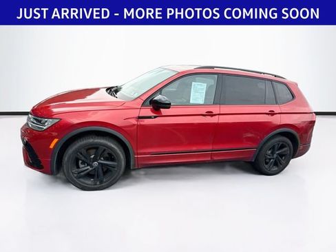Used 2024 Volkswagen Tiguan SE R-Line AWD/4WD image 4