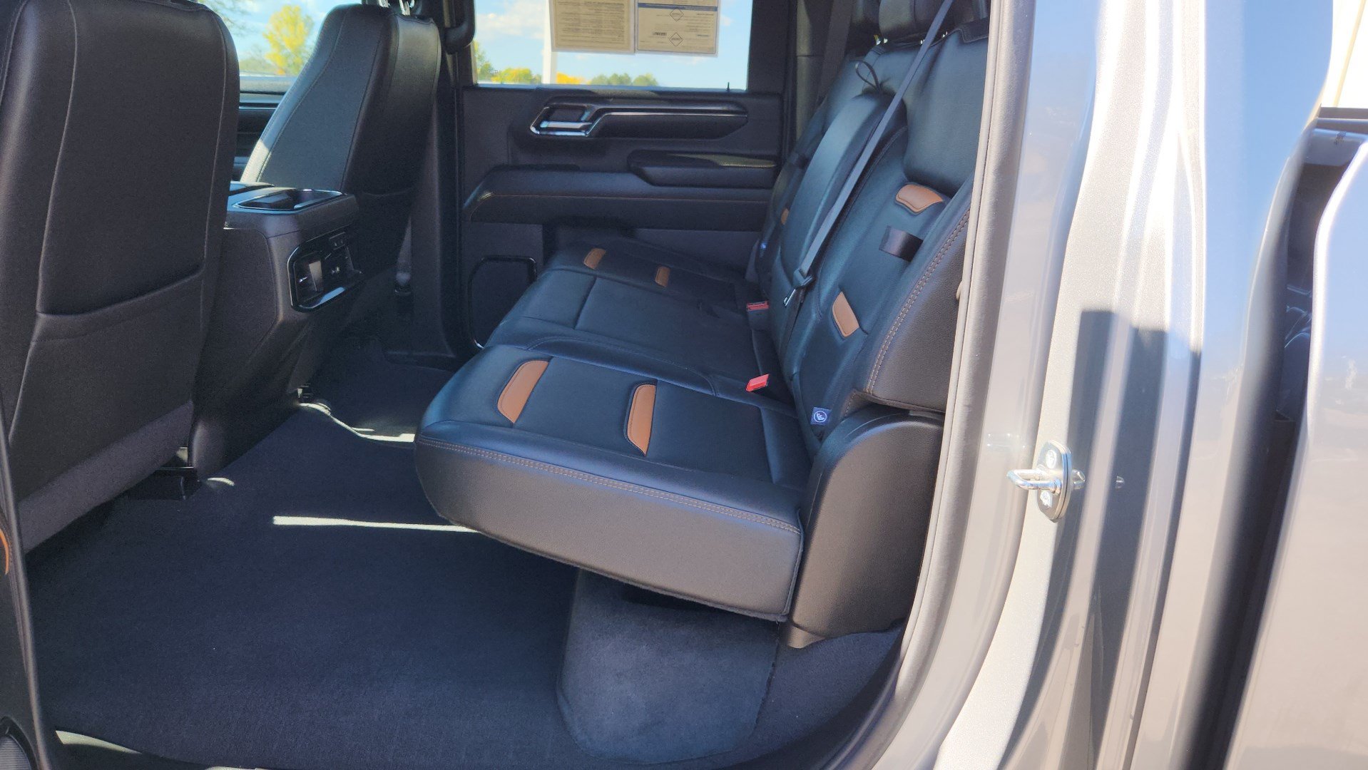Used 2024 GMC Sierra 3500 AT4 w/ AT4 Premium Plus Package AWD/4WD image 22